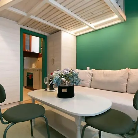 Loft Studio In The City Center Апартаменты *